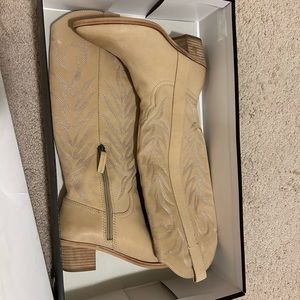 Brand new dolce vita solei boots